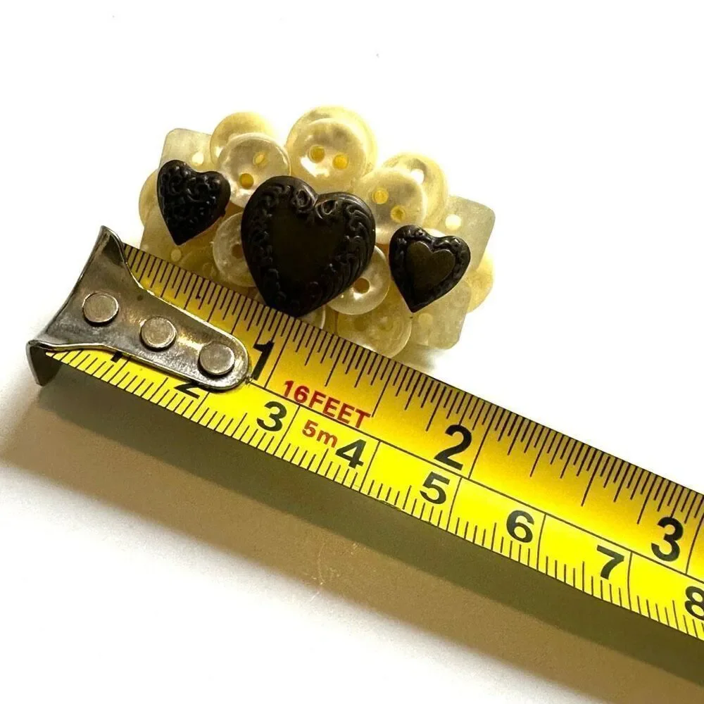 HMK button heart pin